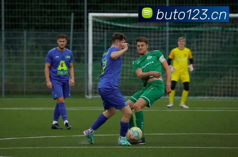 班长哭着说不能再深了让我们直面绝境的深渊也握住一丝勇气向前再迈